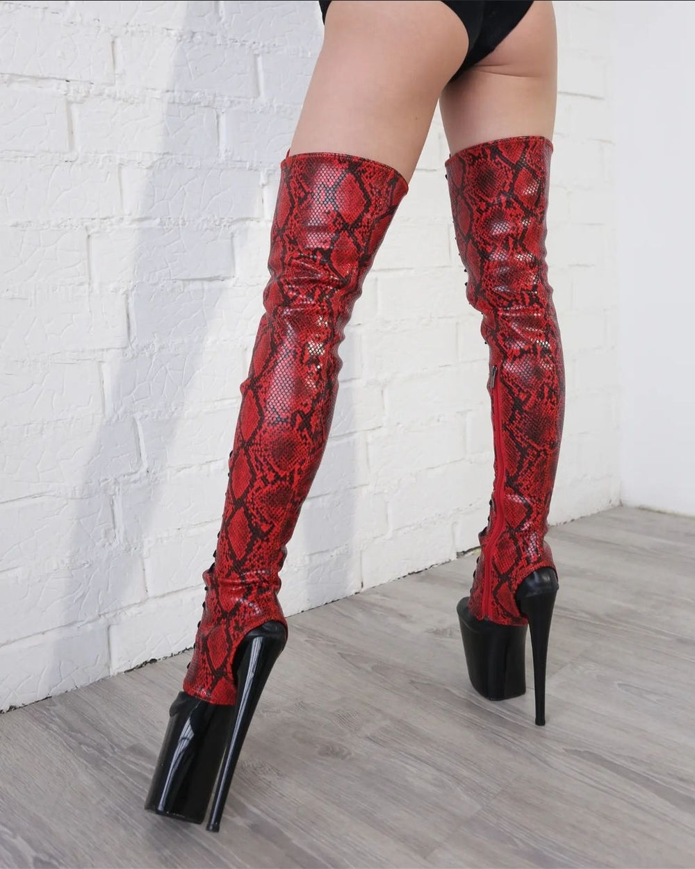 Z PLANET Thigh High Bootsleeves - Red Snake
