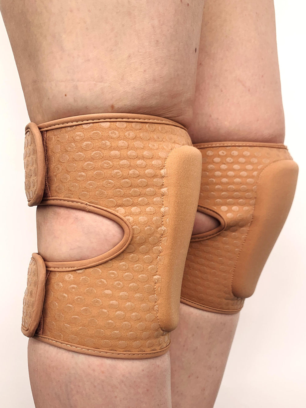 LUNALAE Velcro Sticky Grip Knee Pads - Tan